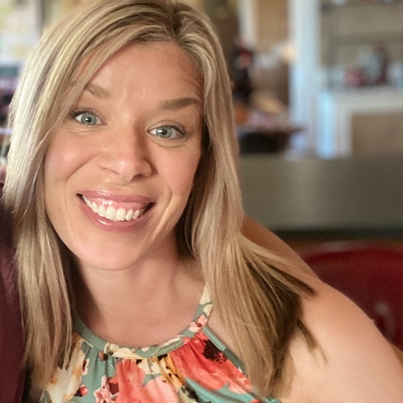 Hi! I’m Liz - Picture 1 of 2